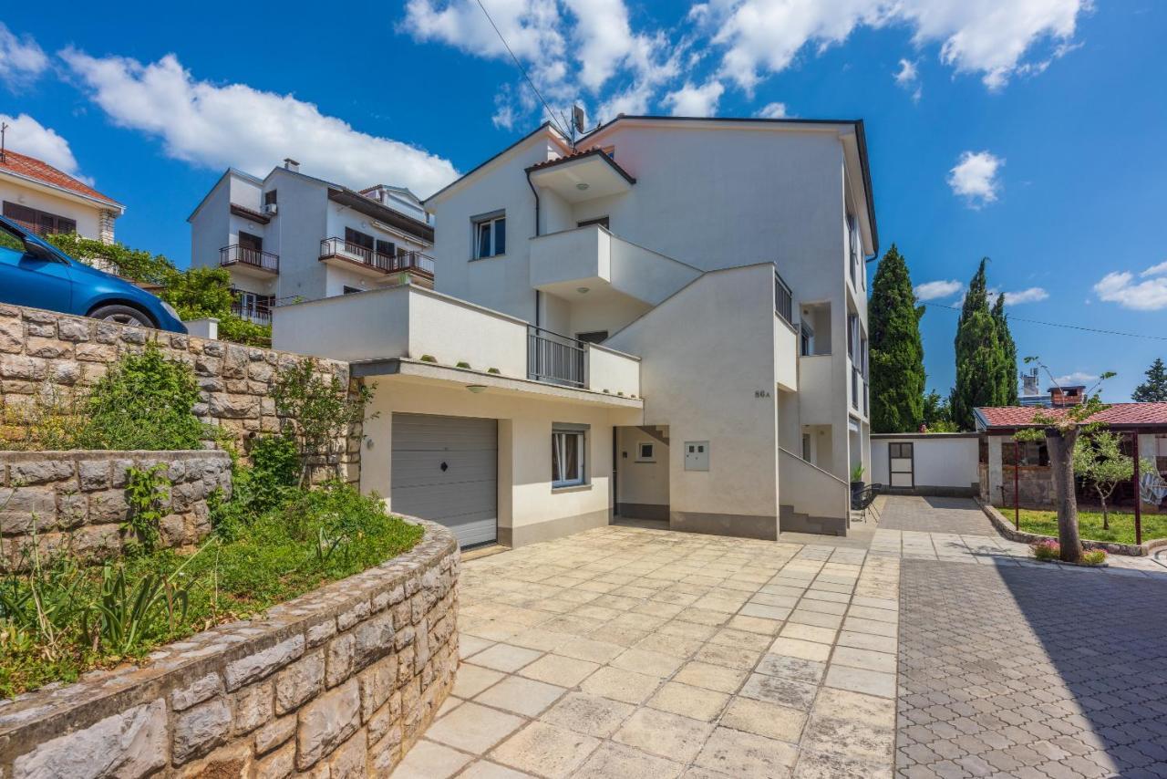Apartments Luna Dramalj Exterior foto