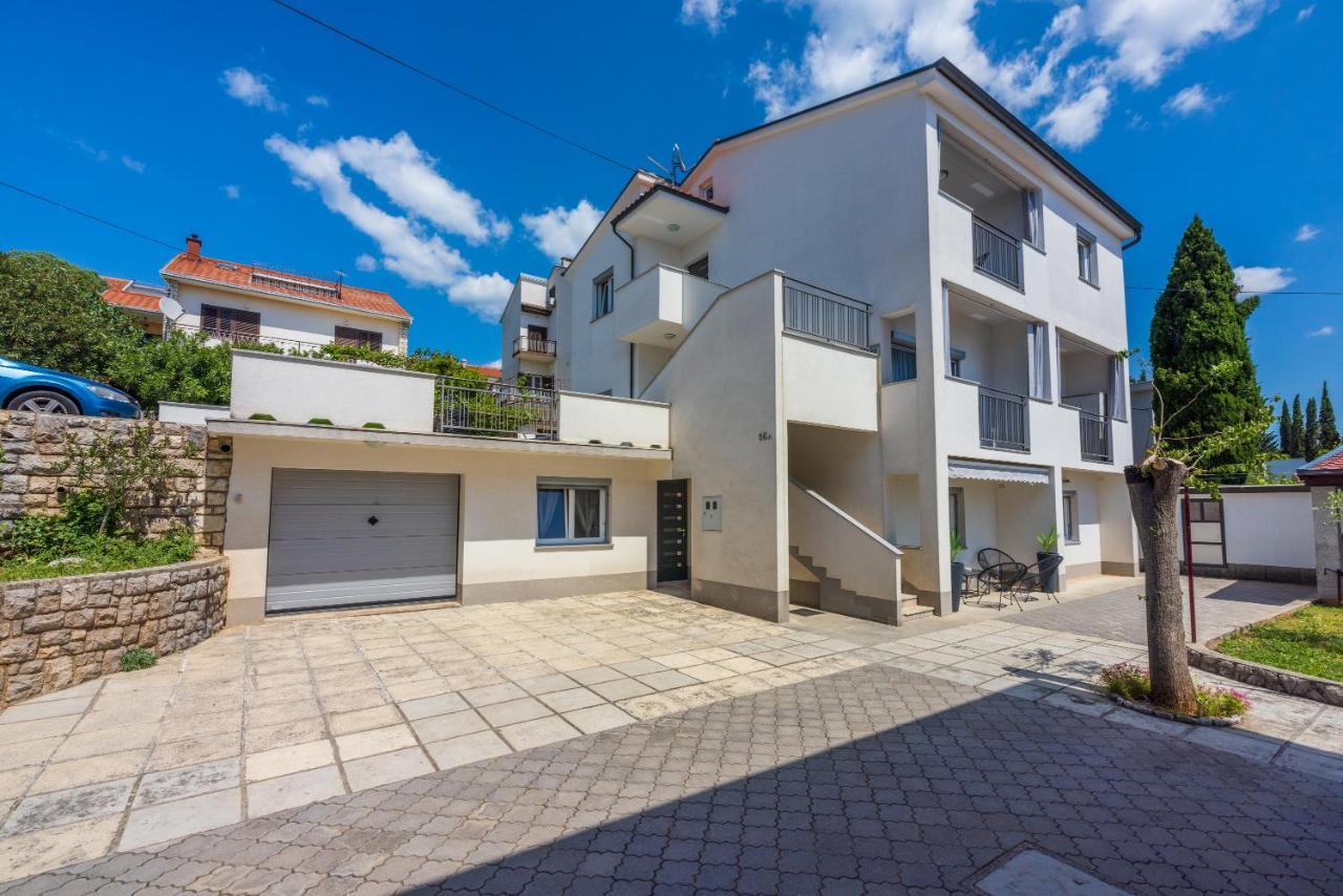Apartments Luna Dramalj Exterior foto